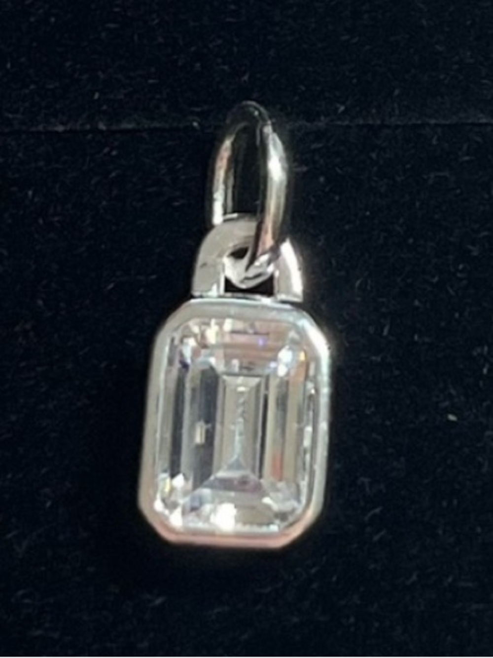 New Hillberg & Berk mini sparkle pendant. 925 Sterling silver. Authentic.